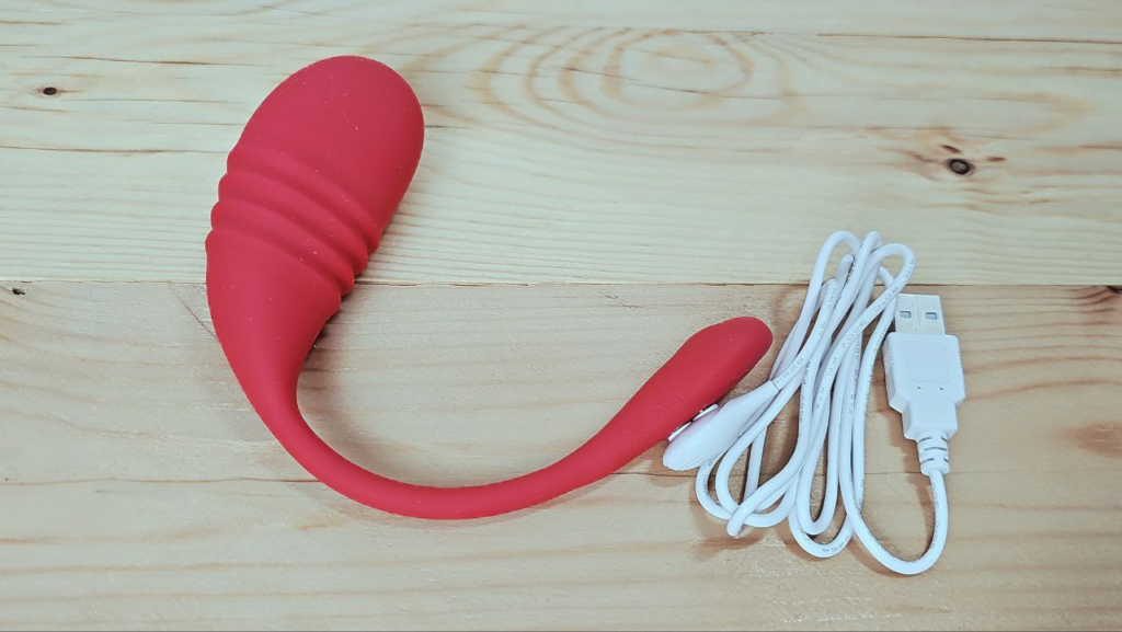 Lovense Vulse, lovese vulse review, rechargeable sex toy, thrusting love egg