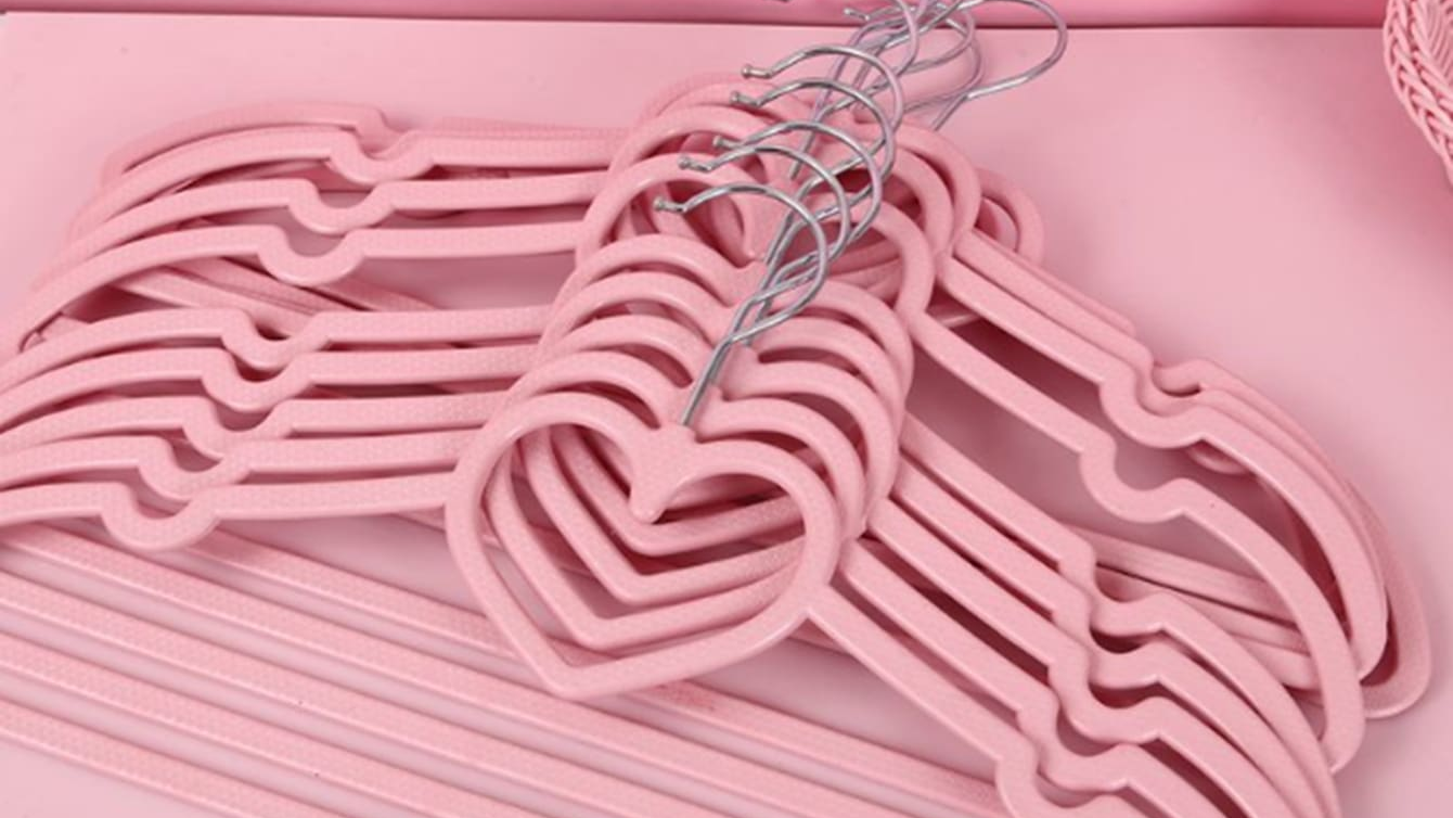 pink heart hangers