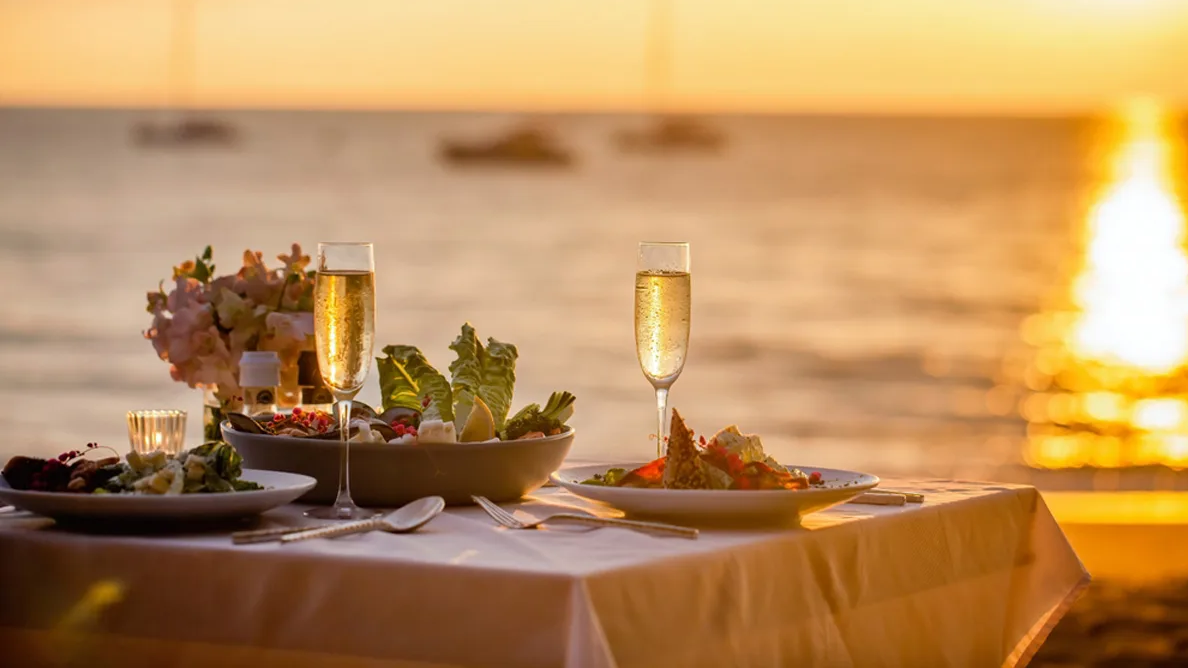 romantic dinner on the beach, Romantic ideas on how  to spice up your sex life	